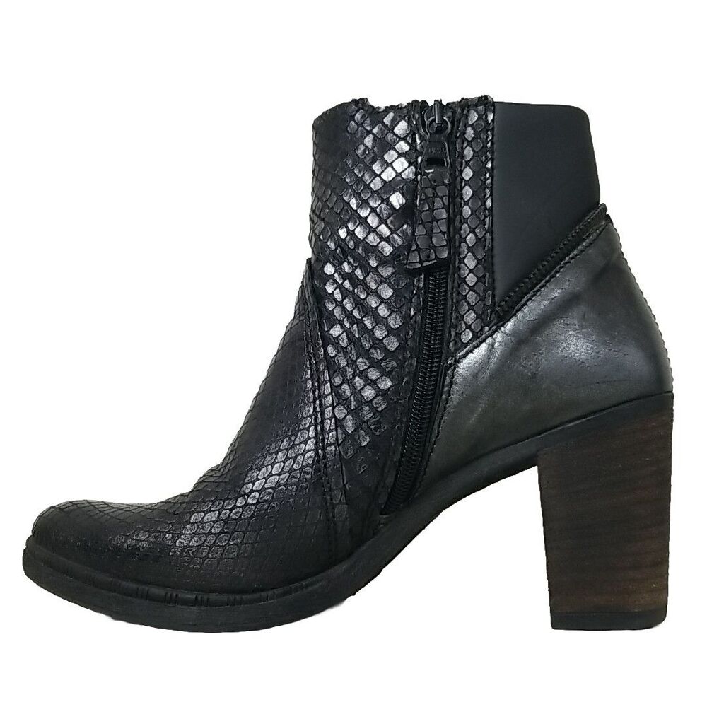 MJUS Snake Skin Design Booties Zip Up Closure 3" Heel Womens 8 Black/Silver